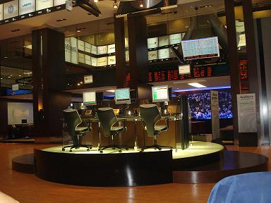 Alunos de Ciências Contábeis realizam visita técnica à BM&F BOVESPA