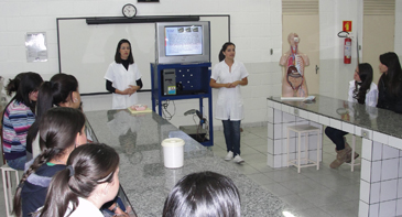 Acadêmicas promovem atividade do Projeto Enfermagem em Ação