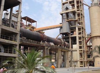 Alunos de Arquitetura e Urbanismo fazem visita técnica à Lafarge Cimentos S/A