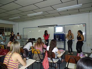 Alunos de Fisioterapia apresentam estudos sobre deficiência física