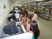 Calouros de Fisioterapia visitam a Biblioteca do UNIFOR