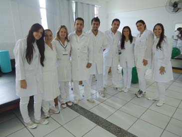 Acadêmicos de Fisioterapia participam de projeto de extensão no Asilo em Formiga