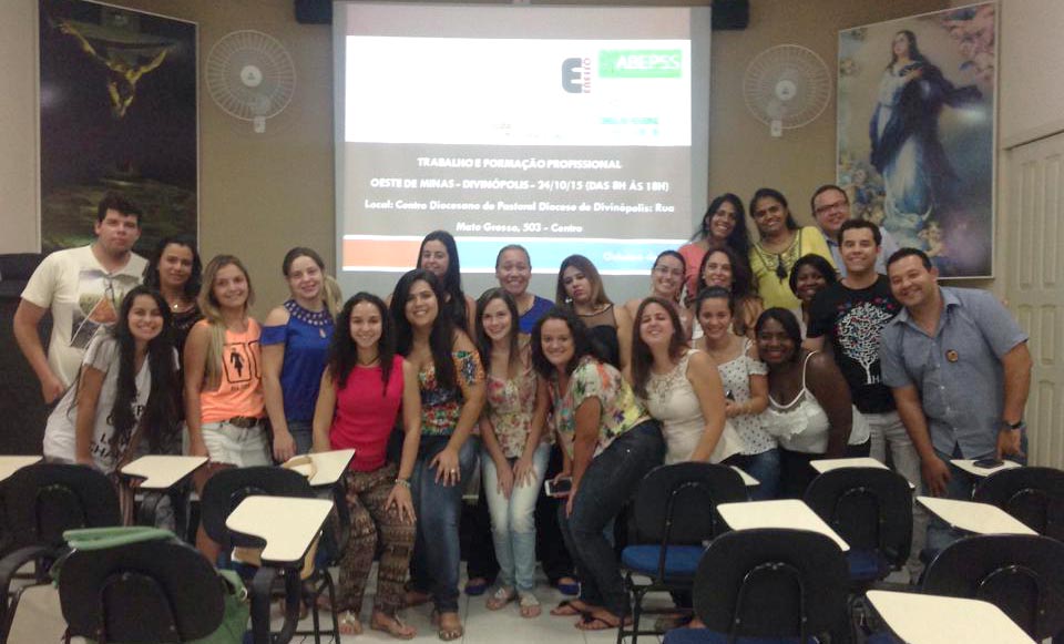Representantes do UNIFOR-MG participam de Encontro Regional de Assistentes Sociais