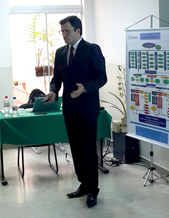 Professor do UNIFOR-MG conclui Mestrado em Padronização de Procedimentos e Inovações em Feridas