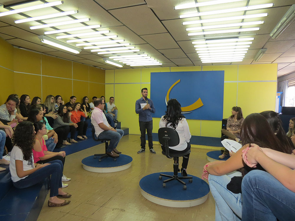 Professor do UNIFOR-MG promove debate sobre Relações de Gênero e Diversidade Sexual