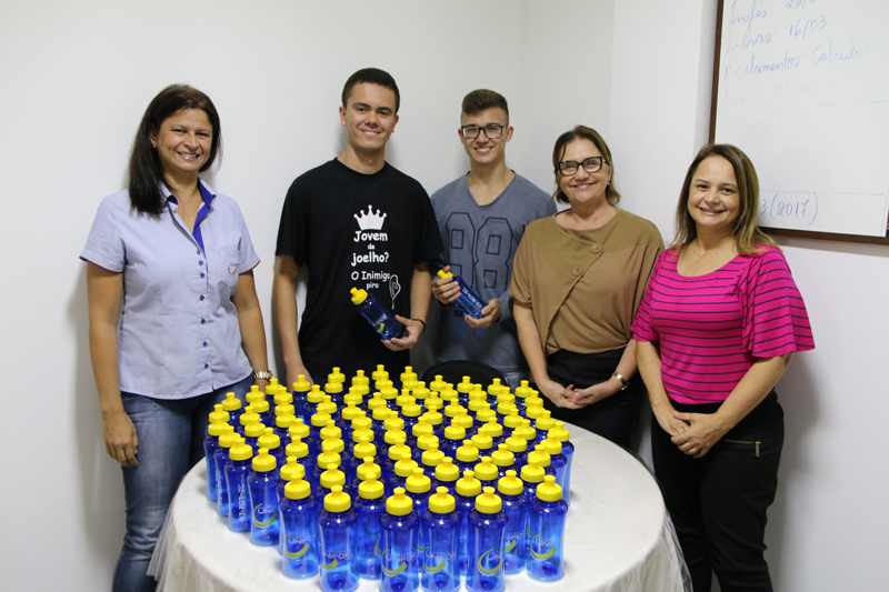 FUOM DOA MATERIAL PARA O GRUPO DE ORAÇÃO AGNUS DEI