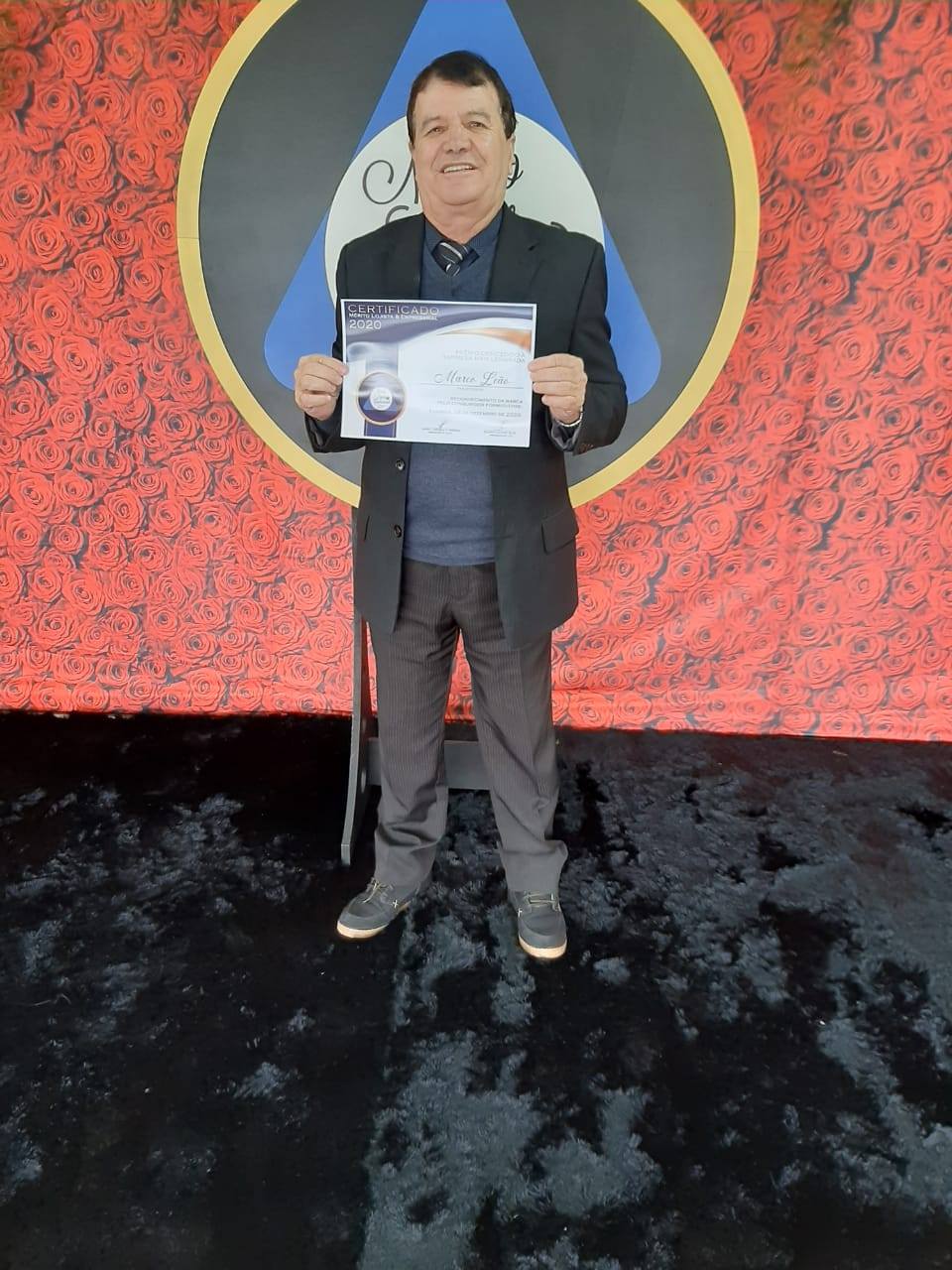 REITOR DO UNIFOR-MG CONQUISTA PRÊMIO LOJISTA